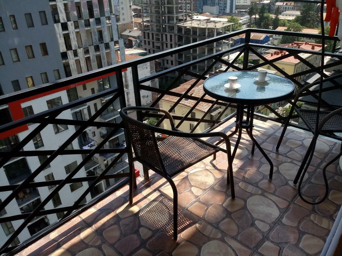 Appartement Flat in Batumi city centre Extérieur photo